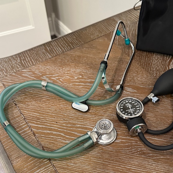 Stethoscope - Picture 4 of 5